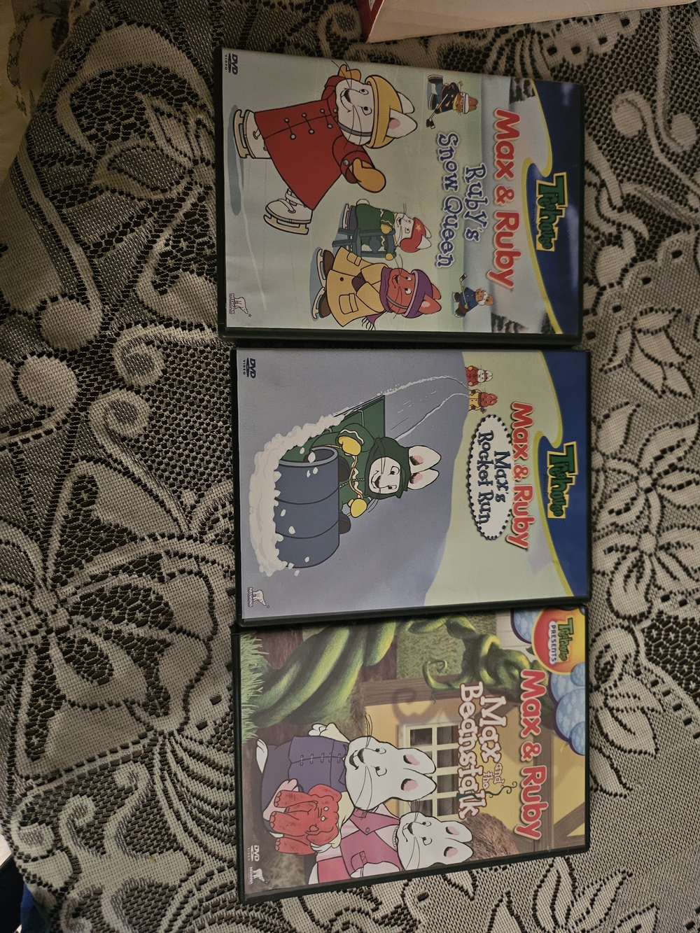 3-Disc Box Set Max and Ruby - Picture 3 of 10